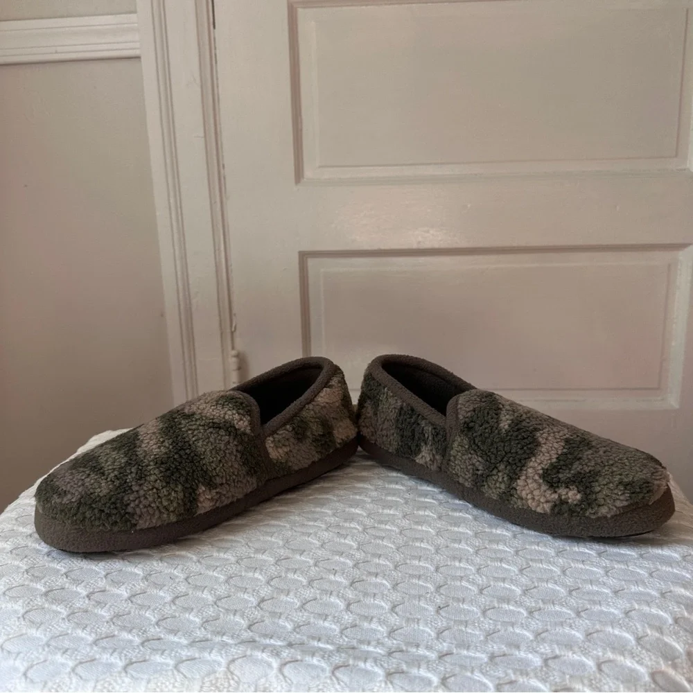 3/$20💥‎ Camouflage Fleece Slippers Kids Sz 6 Cozy Wonder Nation NWOT Loungewear